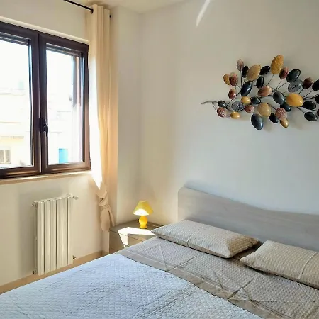 Casa Lucilla Vicino Castello E Centro Storico 公寓 *